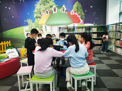 家校聯動，羅租小學社區讀書會點亮石巖 圖書出租